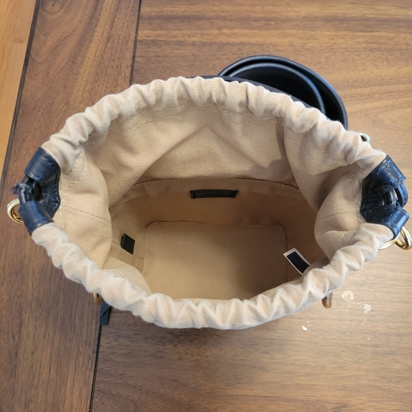 Chloe Roy small bucket bag - Picture 3 of 8